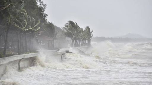 Ploi abundente, aşteptate în timp ce furtuna tropicală Wipha se apropie de coasta de nord a Vietnamului