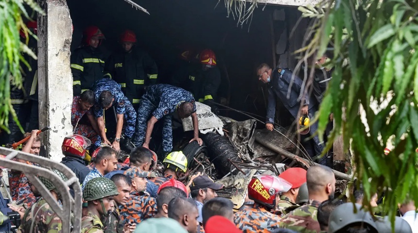 Bilanţul morţilor în urma prăbuşirii unui avion al forţelor aeriene din Bangladesh creşte la 27, afirmă un oficial