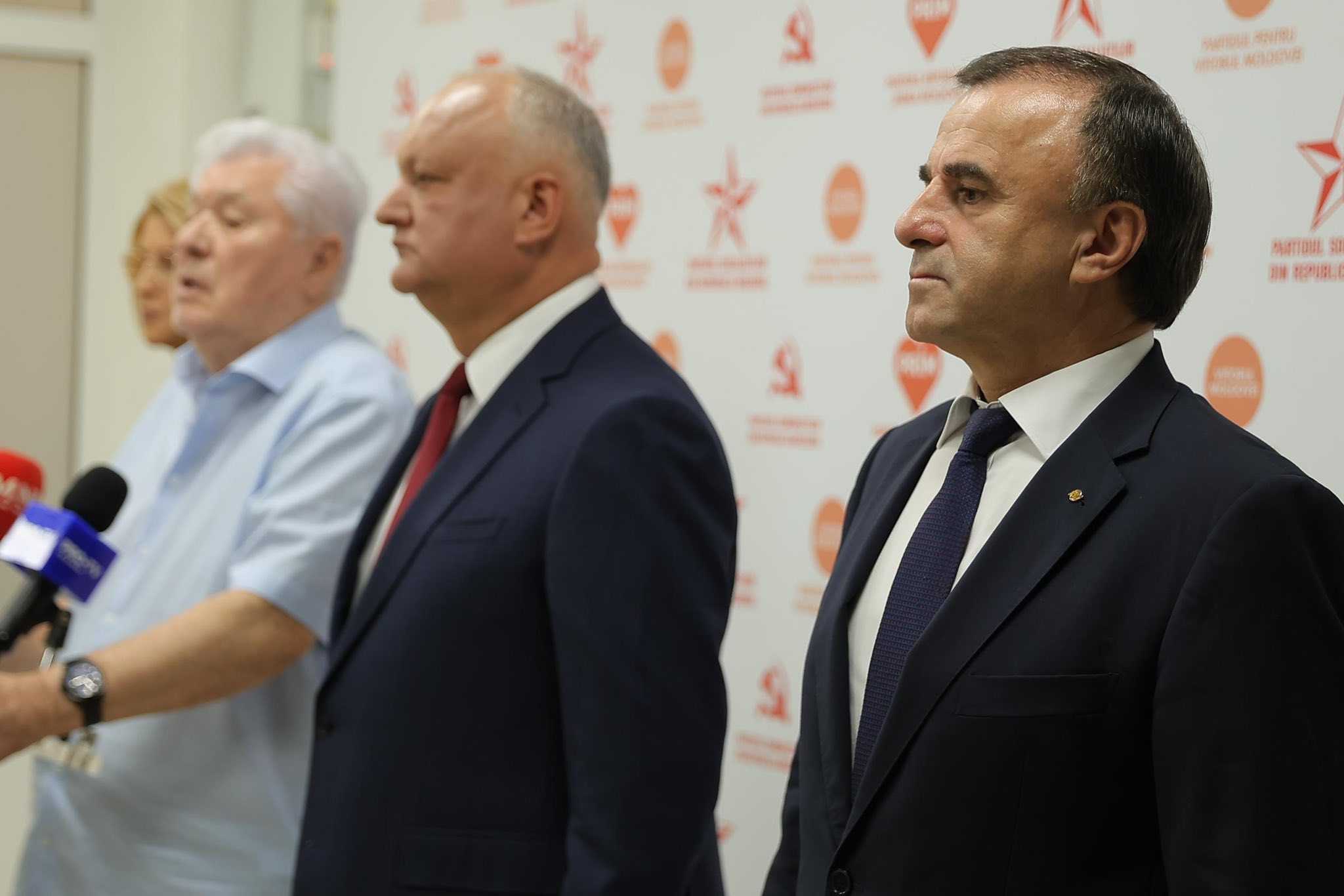 Partidele pro-ruse din Moldova se unesc pentru a câştiga alegerile din septembrie