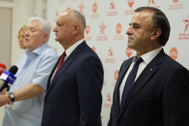 Partidele pro-ruse din Moldova se unesc pentru a câştiga alegerile din septembrie