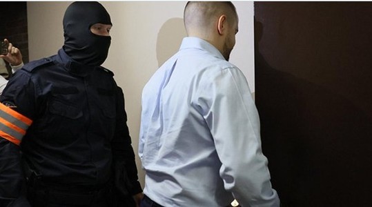 Percheziţii la redacţia publicaţiei online Baza, apropiată forţelor de ordine ruse. Redactorul-şef Gleb Trifonov a fost reţinut - VIDEO