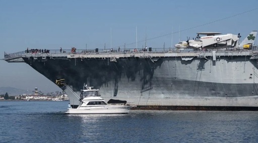 Căpitanul beat al unui iaht privat, arestat de Paza de Coastă după ce loveşte portavionul muzeu USS Midway, în portul San Diego. Coliziunea filmată, virală pe reţele de socializare