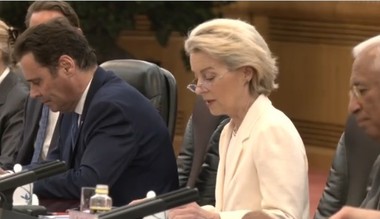 Relaţiile UE-China se află într-un „moment de cotitură”, afirmă von der Leyen după un summit tensionat la Beijing. Reuniunea a fost scurtată la o singură zi, la cererea gazdelor