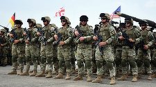În ciuda apropierii sale de Rusia, Georgia găzduieşte exerciţii NATO la care participă inclusiv militari români