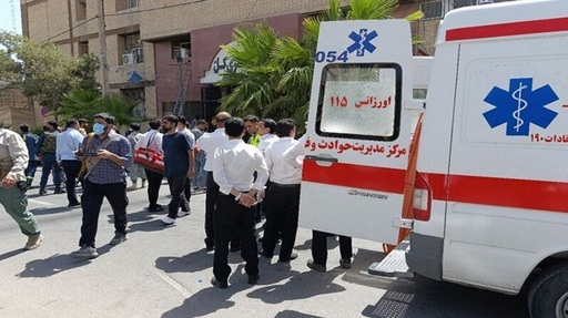 Cel puţin cinci morţi şi 13 răniţi în Iran, într-un atac ”terorist” la o clădire a justiţiei în Sistan-Balucistan, revendicat de gruparea jihadistă sunnită Jaish al-Adl. Trei atacatori, morţi