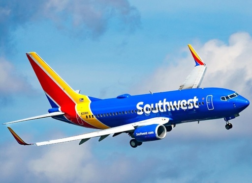 Un avion aparţinând companiei americane Southwest Airlines ”plonjează” 100 de metri, pentru a evita o coliziune în zbor cu un avion supersonic de tip Hawker Hunter. Doi membri ai echipajului, răniţi. Incidentul, la zece minute de la decolare de la Burbank către Los Angeles