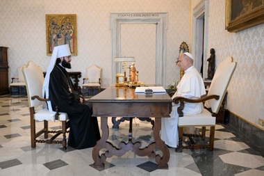 Papa Leon al XIV-lea îl primeşte la Vatican pe mitropolitul Anton al Volokolamskului, ”ministrul de Externe” al patriarhul Chiril, o premieră de când a devenit şeful Bisericii Catolice