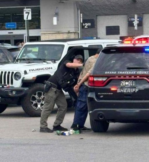 Statele Unite: Cel puţin 11 persoane înjunghiate în faţa unui supermarket