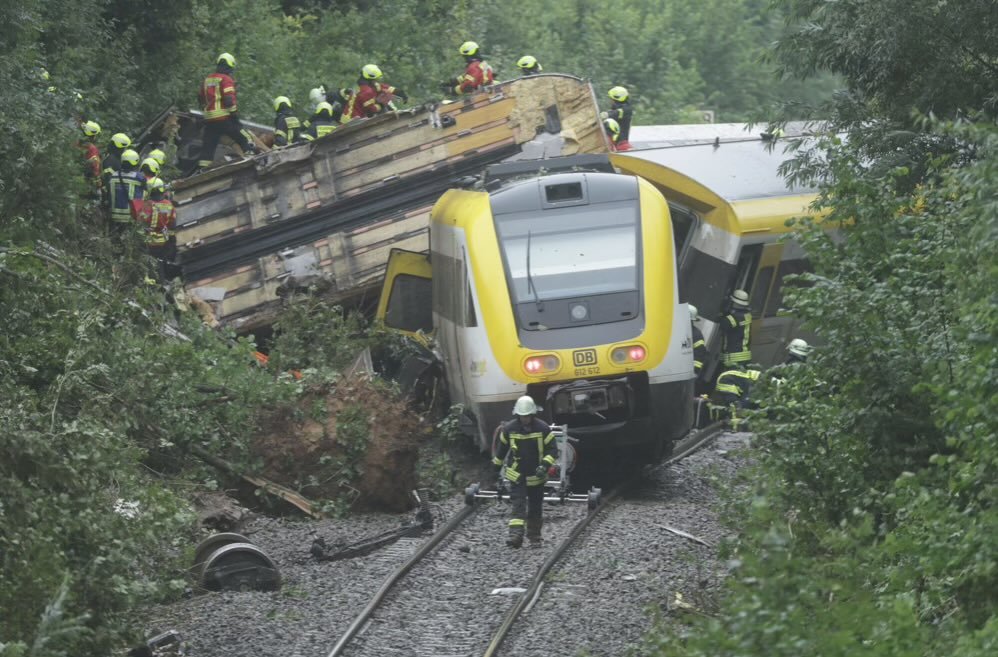 Trei morţi şi aproape 50 de răniţi în urma deraierii unui tren în Germania, potrivit bilanţului anunţat de poliţie