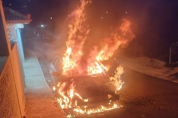 Colonişti israelieni atacă din nou satul palestinian creştin Taybeh, în centrul Cisiordaniei ocupate. Maşini incendiate, ameninţări şi inscripţii rasiste în ebraică. ”Nu sunt nimic attceva decât nişte criminali”, denunţă Germania