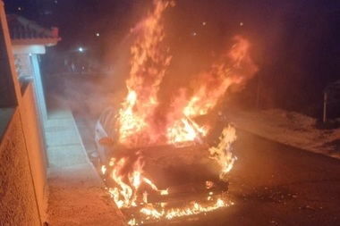 Colonişti israelieni atacă din nou satul palestinian creştin Taybeh, în centrul Cisiordaniei ocupate. Maşini incendiate, ameninţări şi inscripţii rasiste în ebraică. ”Nu sunt nimic attceva decât nişte criminali”, denunţă Germania
