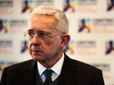 Fostul preşedinte columbian Alvaro Uribe a fost găsit vinovat de abuz de procedură şi corupere de martori, o premieră în istoria ţării