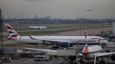 O ”problemă tehnică” perturbă, scurt timp, traficul aerian la Londra