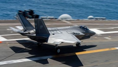 Un avion F-35 al Marinei SUA s-a prăbuşit în California, pilotul a reuşit să se catapulteze în siguranţă. Este al doilea incident de acest tip din acest an