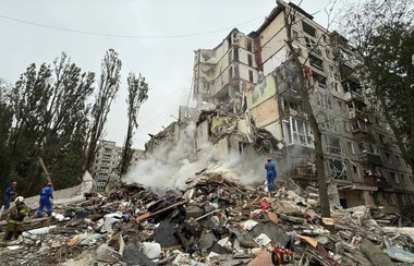 Atacul Rusiei de joi asupra Kievului s-a soldat cu 31 de morţi, între care cinci copii, cel mai sângeros din acest an