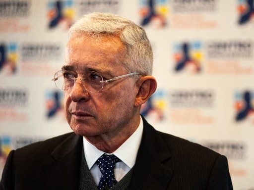 Fostul preşedinte columbian Avaro Uribe a fost condamnat la 12 ani de arest la domiciliu. Sentinţa vine după un proces care a durat 13 ani