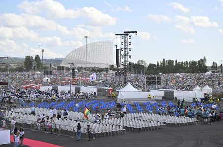 „Un Woodstock catolic”. Întâmpinat ca un star rock, Papa Leon le-a spus sutelor de mii de tineri veniţi la Jubileu să construiască o lume mai bună - VIDEO
