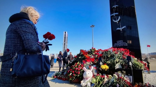 Procesul atentatului de la Crocus City Hall din Moscova, revendicat de SI şi soldat cu 149 de morţi şi 609 răniţi, începe la un tribunal militar. În total, 19 persoane urmează să fie judecate, inclusiv patru presupuşi atacatori, originari din Tadjikistan