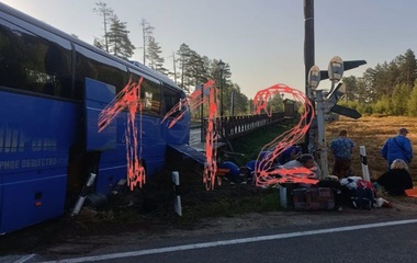 Un mort şi 11 răniţi în Rusia, într-o coliziune între un marfar şi un autocar turistic, în apropiere de Sankt Petersburg