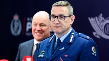 Fostul şef al Poliţiei Noii Zeelande, Jevon McSkimming, inculpat cu privire la deţinere de conţinuturi pedofile şi zoofile