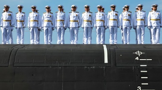 Ucraina piratează submarinul nuclear rus de ultimă generaţie Kniaz Pojarski, lansat de Putin la sfârşitul lui iulie, şi fură date clasificate care dezvăluie potenţiale vulnerabilităţi şi ameninţă poziţia strategică a Kremlinului în Arctica