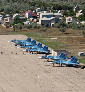 Ucraina susţine că a distrus un avion militar rus şi a avariat alte patru într-un atac cu drone asupra unui aerodrom din Crimeea