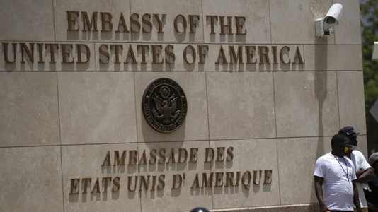 SUA îşi ”închid” Ambasada şi personalul din Haiti, în urma unor schimburi violente de tiruri între poliţie şi ”bandiţi” în apropierea misiunii