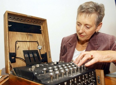 Stella Rimington, prima femeie care a condus MI5, a murit la vârsta de 90 de ani