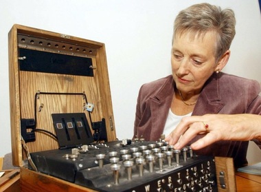 Stella Rimington, prima femeie care a condus MI5, a murit la vârsta de 90 de ani