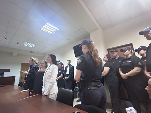 Guvernatoarea Găgăuziei, Evghenia Guţul, a fost condamnată la 7 ani de închisoare pentru complicitate la finanţare electorală ilegală. Kremlinul condamnă verdictul instanţei ca fiind motivat politic