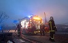 O femeie moartă în locuinţa sa, la Aude, în cel mai mare incendiu în Franţa din această vară. 25 de locuinţe distruse sau avariate. Doi răniţi, unul grav cu arsuri. Şapte pompieri răniţi, doi spitalizaţi