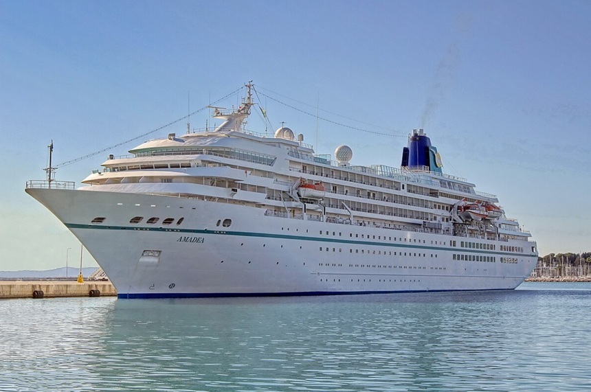 SUA scot la licitaţie un superiaht în valoare de 300 mil. $, Amadea, confiscat oligarhului rus Suleiman Kerimov. Cauţiunea minimă, 10 mil. $