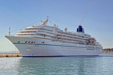 SUA scot la licitaţie un superiaht în valoare de 300 mil. $, Amadea, confiscat oligarhului rus Suleiman Kerimov. Cauţiunea minimă, 10 mil. $