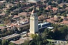 Universitatea Stanford anunţă desfiinţarea a 363 de posturi după tăierile lui Trump