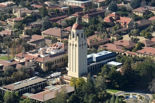 Universitatea Stanford anunţă desfiinţarea a 363 de posturi după tăierile lui Trump