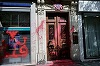 Sediul companiei aeriene naţionale israeliene El Al, vandalizat la Paris cu vopsea roşie şi inscripţii ca "El Al Genocide Airline" sau ”Fuck zionism”. ”Atunci când preşedintele francez Macron anunţă cadouri Hamasului, acesta este rezultatul”, acuză un min