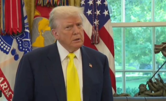 Donald Trump se răzgândeşte şi spune că se va întâlni cu Putin şi fără ca liderul de la Kremlin să promită că va discuta cu Zelenski