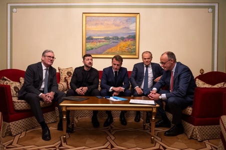 Merz anunţă o ”reuniune virtuală” miercuri, între europeni, Trump şi Kiev, înaintea summitului Trump-Putin din Alaska. Reuniune în doi timpi, mai întîi între europeni, Rutte şi Zelenski, şi apoi cu Trump, pentru forjarea unei poziţii comune