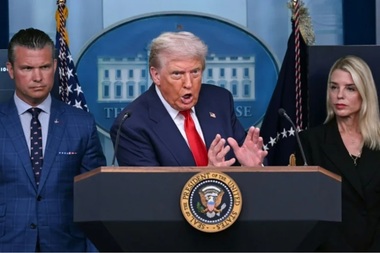 Trump decretează starea de urgenţă la Washington şi desfăşoară 800 de militari din Garda Naţională. ”A devenit o situaţie de anarhie completă şi totală, iar noi vom scăpa de mahalale”. Ameninţă că nu se opreşte la capitală