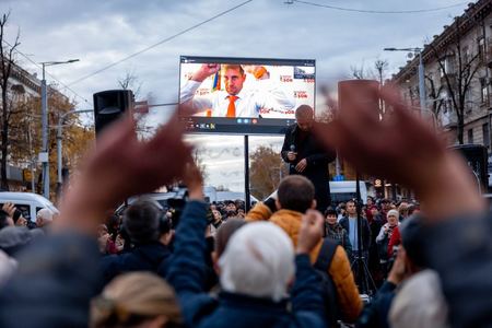 Ilan Şor oferă 3.000 de dolari pe lună celor care ies în stradă să conteste guvernul de la Chişinău. Reacţia poliţiei din R. Moldova