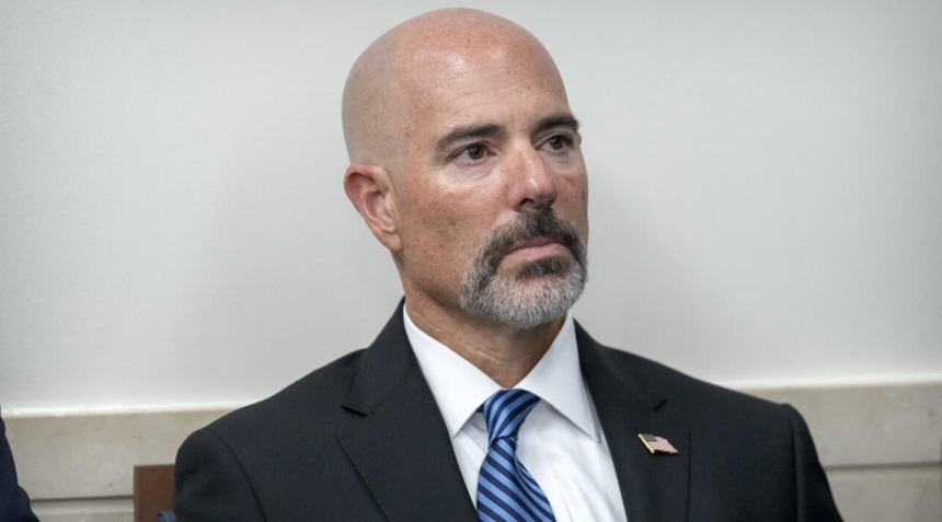Trump îl pune pe directorul DEA Terrance Cole să conducă Poliţia din Washington. ”Ai interesul să fii dur, Terry, sau te dau afară într-o clipă”, îl ameninţă el