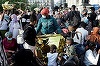 Anchetă la Paris după ce doi bărbaţi tineri urinează pe o femeie fără adăpost însărcinată şi pe copiii ei, în timpul unei mobilizări în faţa Primăriei Parisului. Mobilizarea de sute de persoane în favoarea migranţilor fără adăpost, evacuată