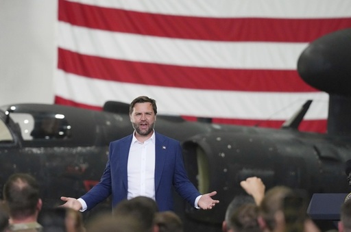 Vicepreşedintele american J. D. Vance vizitează tupe americane staţionate în Regatul Unit, în timpul unei vacanţe cu familia, după ce participă la videoconferinţe cu europeni şi Trump înaintea summitului din Alaska