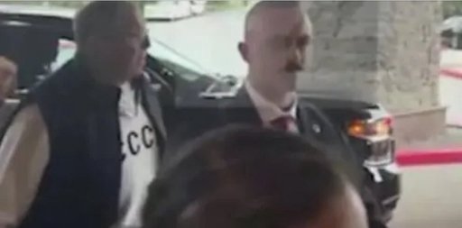 Ministrul rus de externe Serghei Lavrov a sosit în Alaska îmbrăcat într-un pulover pe care scrie „URSS” - VIDEO