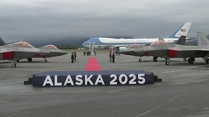 Air Force One aterizează la Anchorage cu Donald Trump la bord, înaintea întâlniri cu Putin