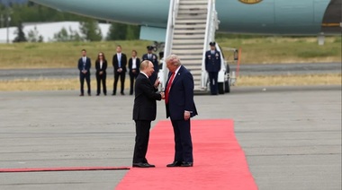 UPDATE-Summitul lui Trump cu Putin în Alaska începe cu o strângere de mână istorică