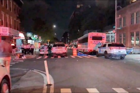 New York: Trei morţi şi nouă răniţi după un schimb de focuri într-un bar