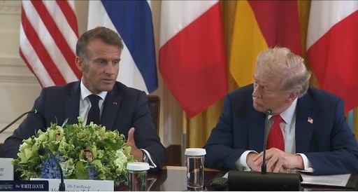 CNN: Un microfon uitat deschis l-a surprins pe Trump în timp ce îi spune lui Macron că Putin „vrea să încheie o înţelegere” ca o favoare făcută lui personal