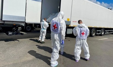 Rusia predă Ucrainei corpurile a 1.000 de militari ucraineni ucişi pe front sau în prizonierat, anunţă Kievul. Ucraina predă 19 cadavre de miliari ruşi Moscovei