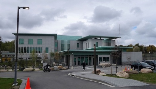 Un fost paznic norvegian al Ambasadei SUA în Norvegia, judecat cu privire la spionaj în favoarea Rusiei şi Iranului